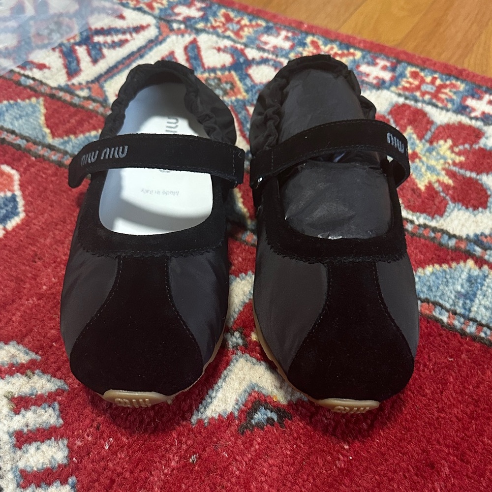 Source Unknown Black Strap Flats size 41